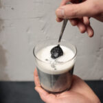 Black Paste Charbon végétal actif et sésame noir latte