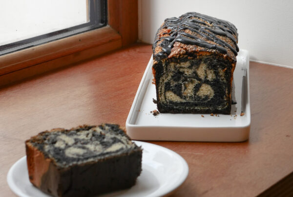 Cake marbré au sésame noir